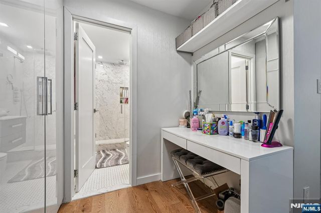 555 North Avenue 1V, Fort Lee, NJ 07024