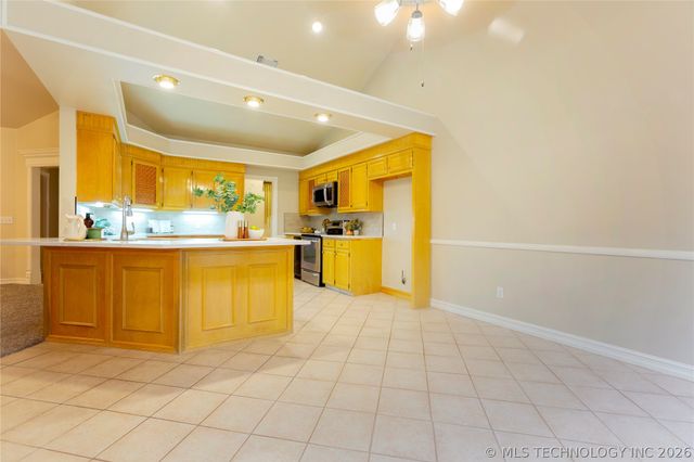 2108 Country Springs Street, Mcalester, OK 74501