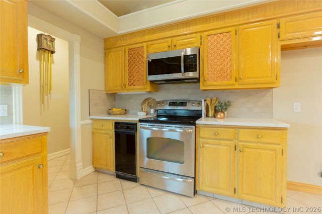 2108 Country Springs Street, Mcalester, OK 74501