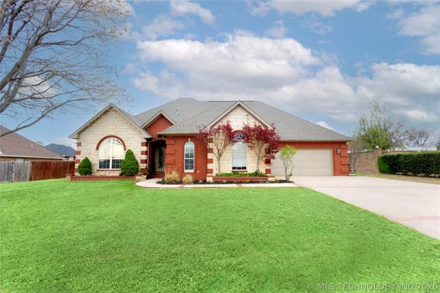 2108 Country Springs Street, Mcalester, OK 74501