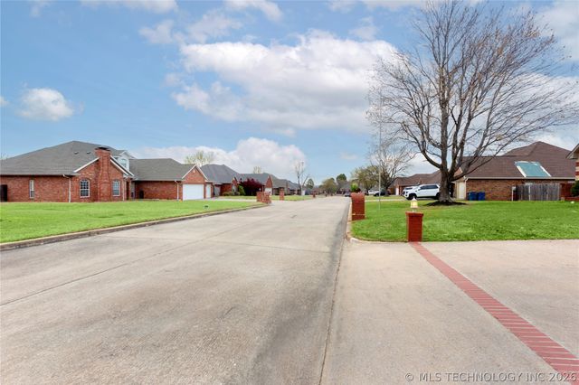 2108 Country Springs Street, Mcalester, OK 74501