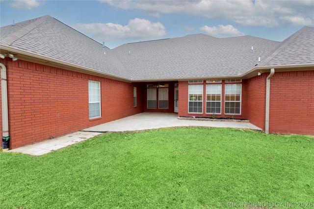 2108 Country Springs Street, Mcalester, OK 74501