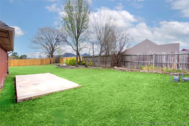 2108 Country Springs Street, Mcalester, OK 74501