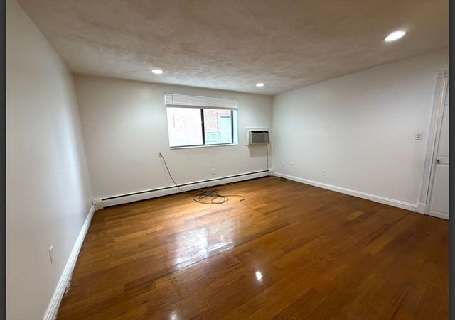 70 Lafayette 27, Chelsea, MA 02150