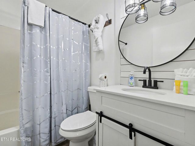 616 Turkey Nest Rd Apt 313, Gatlinburg, TN 37738