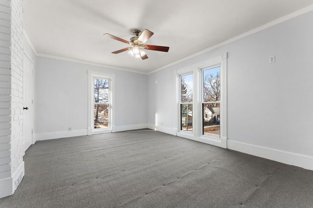 557 W Chicago Street, Valparaiso, IN 46385