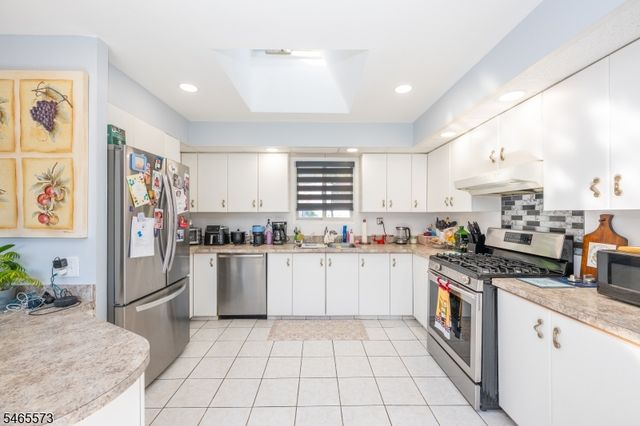 374 Mason Ave, Haledon Boro, NJ 07508