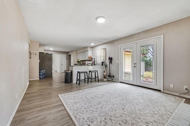 9060 N 86th STREET, Milwaukee, WI 53224