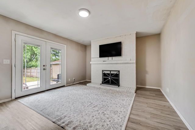 9060 N 86th STREET, Milwaukee, WI 53224