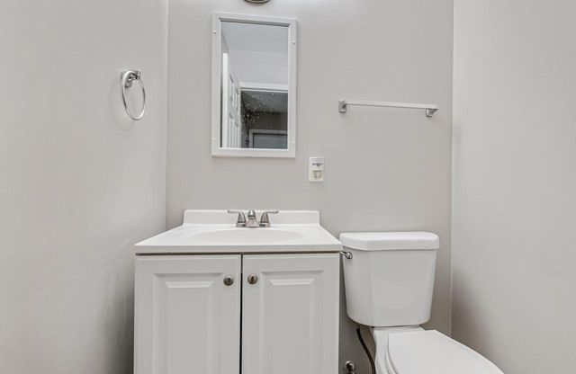 9060 N 86th STREET, Milwaukee, WI 53224
