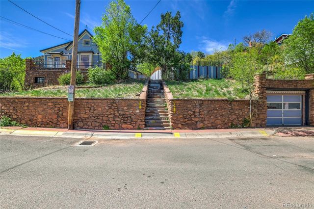 106 Waltham Avenue, Manitou Springs, CO 80829