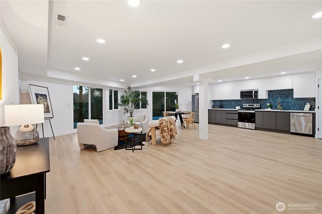 20504 184th Avenue SE, Renton, WA 98058