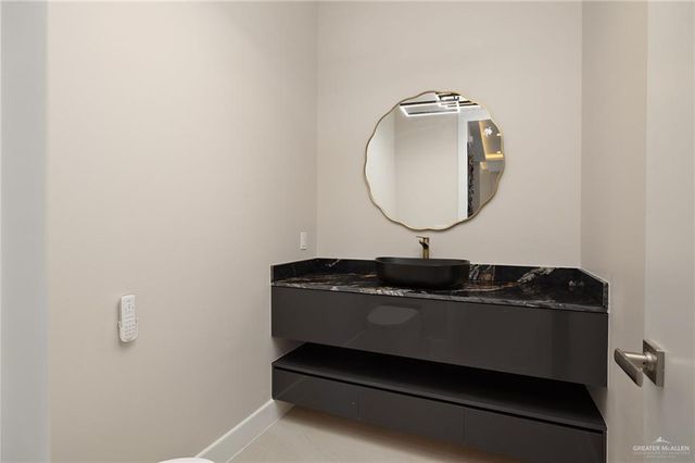 6702 N 11th Lane, Mcallen, TX 78504