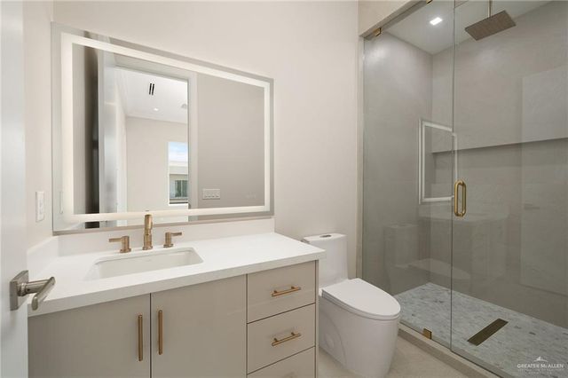 6702 N 11th Lane, Mcallen, TX 78504