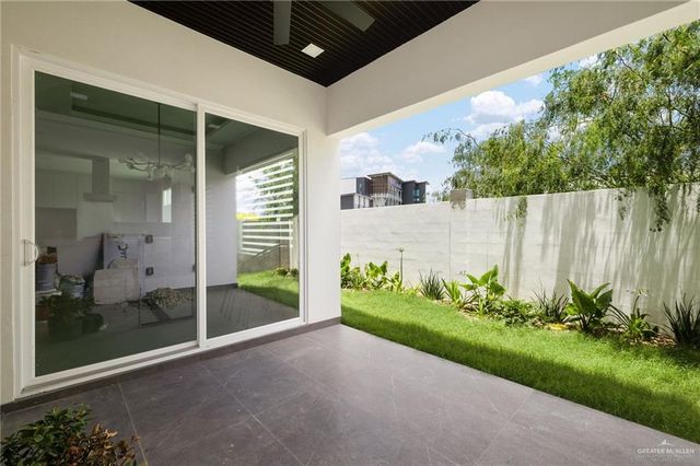 6702 N 11th Lane, Mcallen, TX 78504