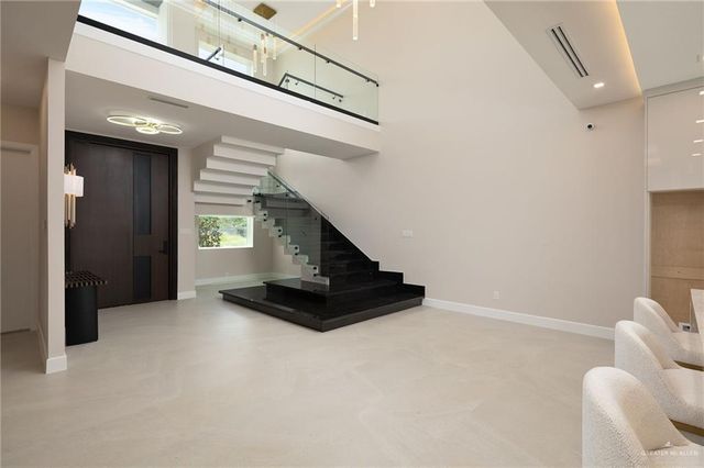 6702 N 11th Lane, Mcallen, TX 78504