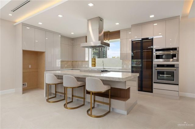 6702 N 11th Lane, Mcallen, TX 78504