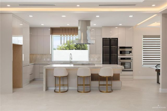 6702 N 11th Lane, Mcallen, TX 78504