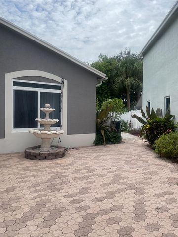 4251 Pine Hollow Circle, Greenacres, FL 33463