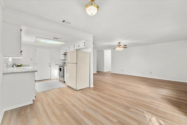 12501 Shady Acres DR, Buda, TX 78610