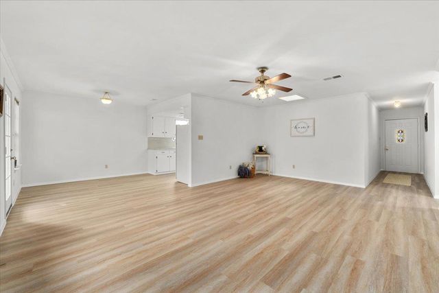 12501 Shady Acres DR, Buda, TX 78610