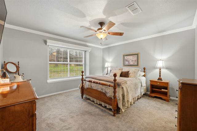 111 Hillside Drive E, Burleson, TX 76028