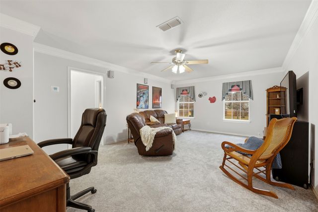 111 Hillside Drive E, Burleson, TX 76028