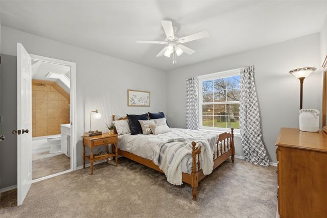 111 Hillside Drive E, Burleson, TX 76028