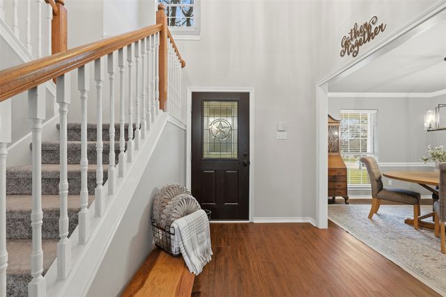 111 Hillside Drive E, Burleson, TX 76028