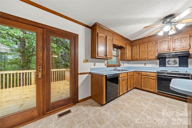 101 Magnolia Lane, Mount Holly, NC 28120