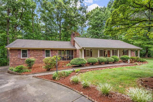 101 Magnolia Lane, Mount Holly, NC 28120