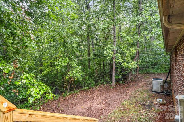 101 Magnolia Lane, Mount Holly, NC 28120