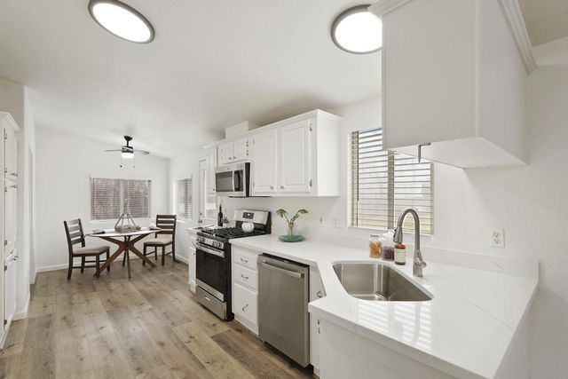 8936 W Pine St, Thornton, CA 95686