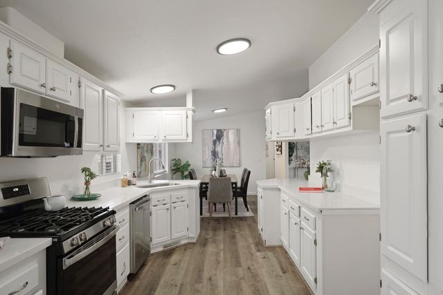 8936 W Pine St, Thornton, CA 95686