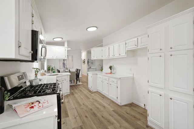 8936 W Pine St, Thornton, CA 95686