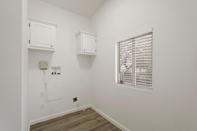 8936 W Pine St, Thornton, CA 95686