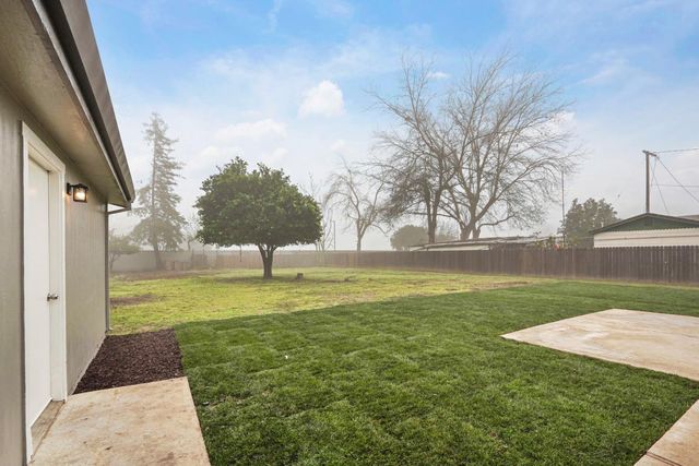 8936 W Pine St, Thornton, CA 95686