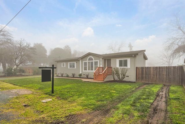 8936 W Pine St, Thornton, CA 95686