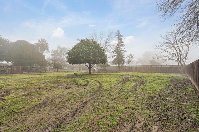 8936 W Pine St, Thornton, CA 95686