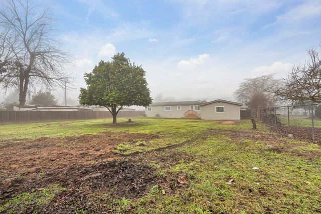 8936 W Pine St, Thornton, CA 95686