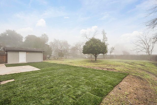 8936 W Pine St, Thornton, CA 95686