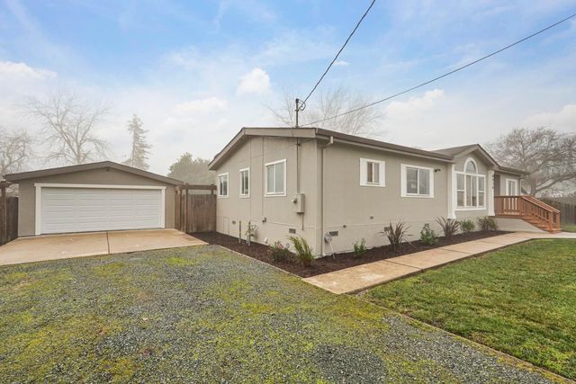 8936 W Pine St, Thornton, CA 95686