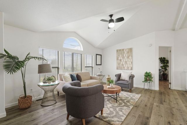 8936 W Pine St, Thornton, CA 95686