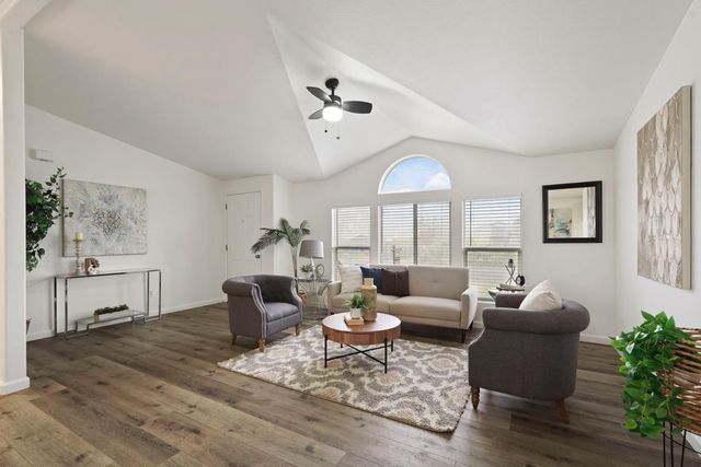 8936 W Pine St, Thornton, CA 95686