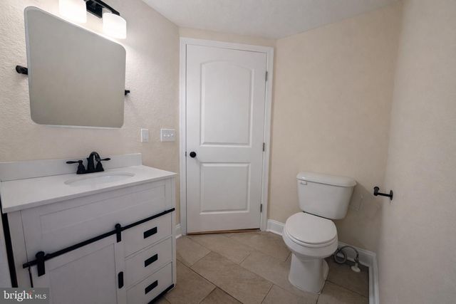 6750 EDWARDS AVE, Salisbury, MD 21804