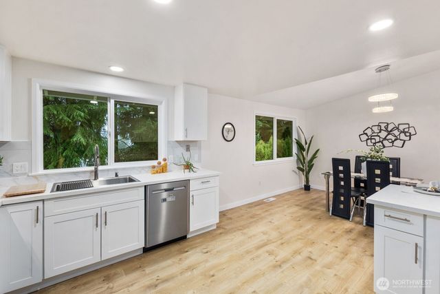 15132 SE 48th Drive, Bellevue, WA 98006