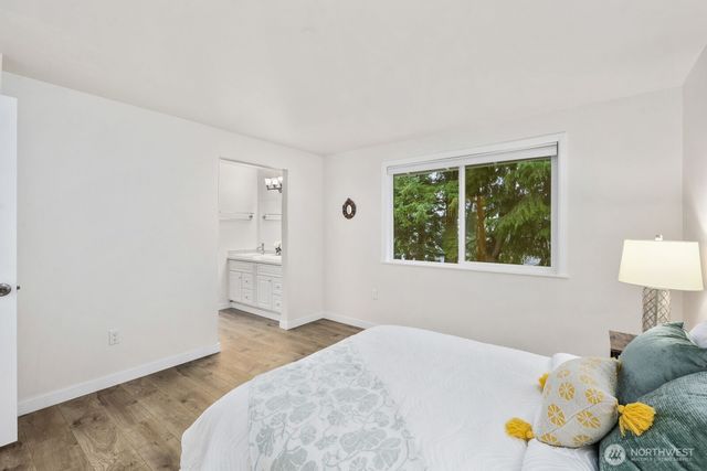 15132 SE 48th Drive, Bellevue, WA 98006