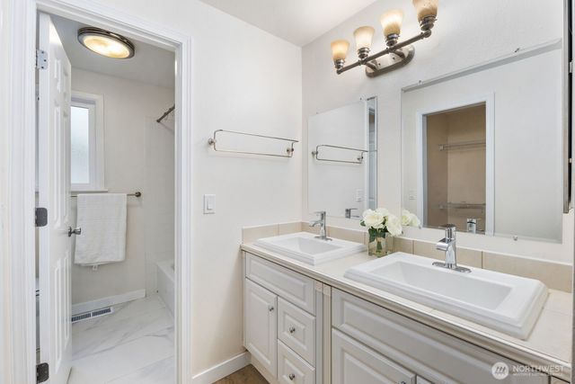 15132 SE 48th Drive, Bellevue, WA 98006