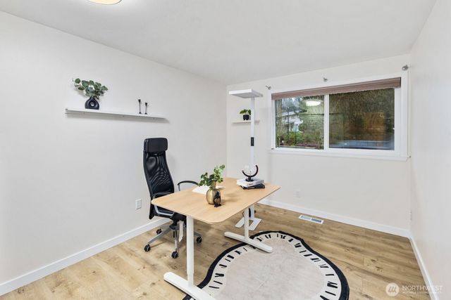 15132 SE 48th Drive, Bellevue, WA 98006