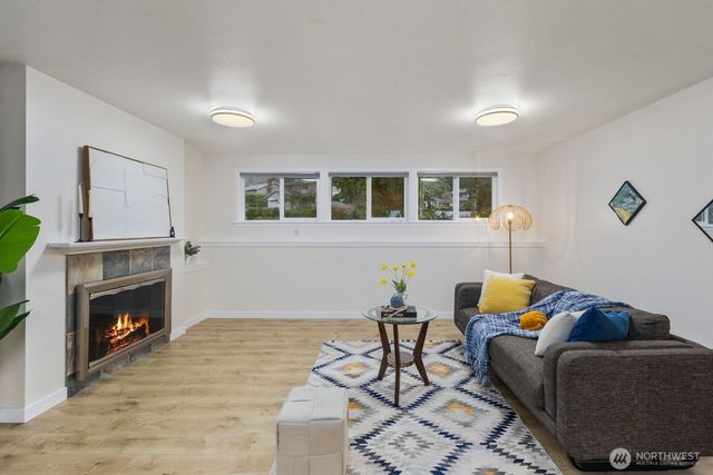 15132 SE 48th Drive, Bellevue, WA 98006